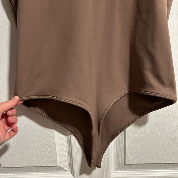 NWT A&F Seamless V Neck Bodysuit - Picture 8 of 11